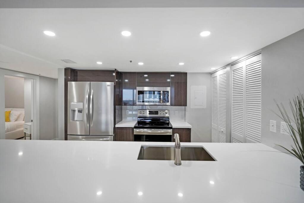 The Gypsy - Water & Park Views, Totally Renovated Apartamento