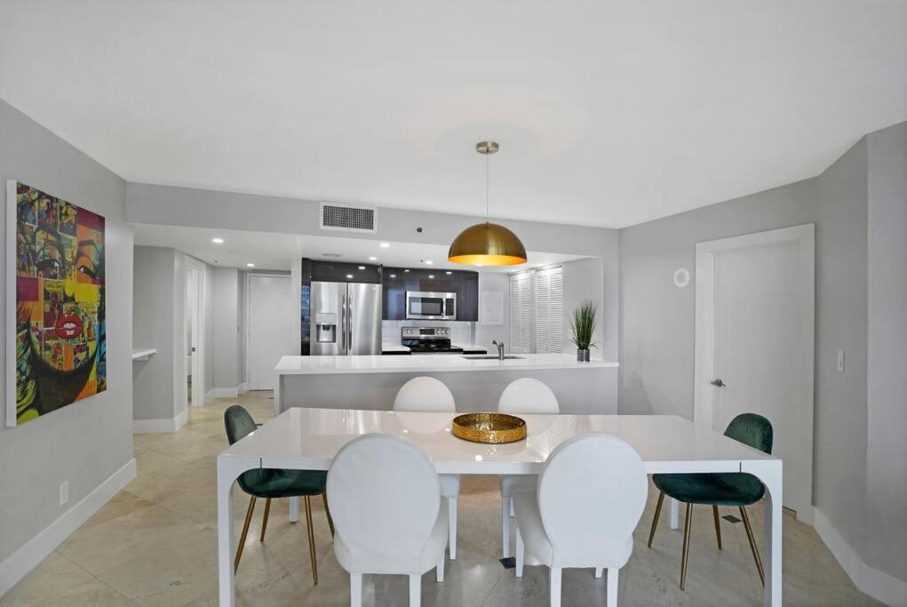 The Gypsy - Water & Park Views, Totally Renovated Apartamento *